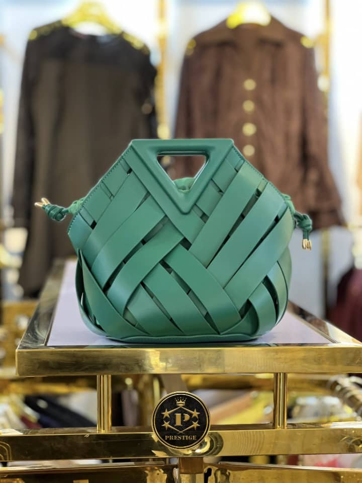 Sac Tressé Triangle avec Pochette Amovible