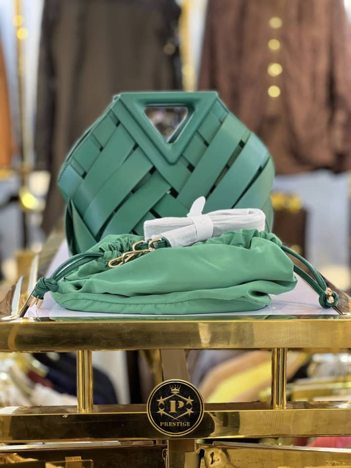 Sac Tressé Triangle avec Pochette Amovible
